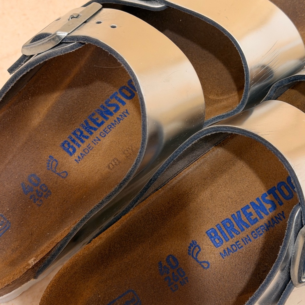 Arizona Soft Footbed birkenstocks in metallic silver size 40 - Picture 3 of 11